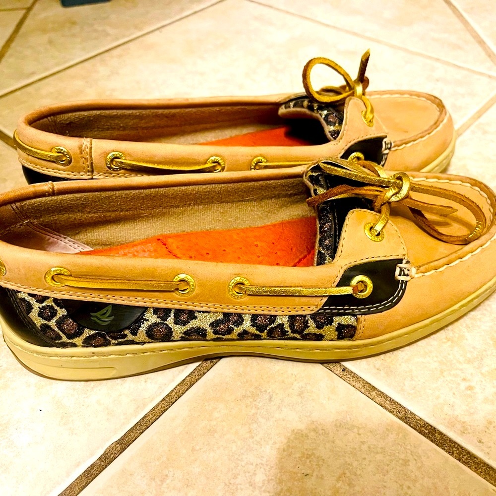 Leopard Sperrys
